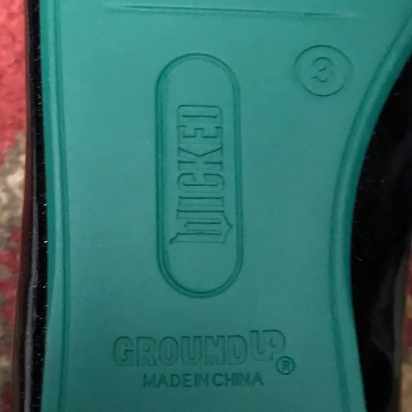 WICKED Elphaba-inspired Children’s Sparkly Black Flats with Sparkly Bow Accent - Picture 7 of 11